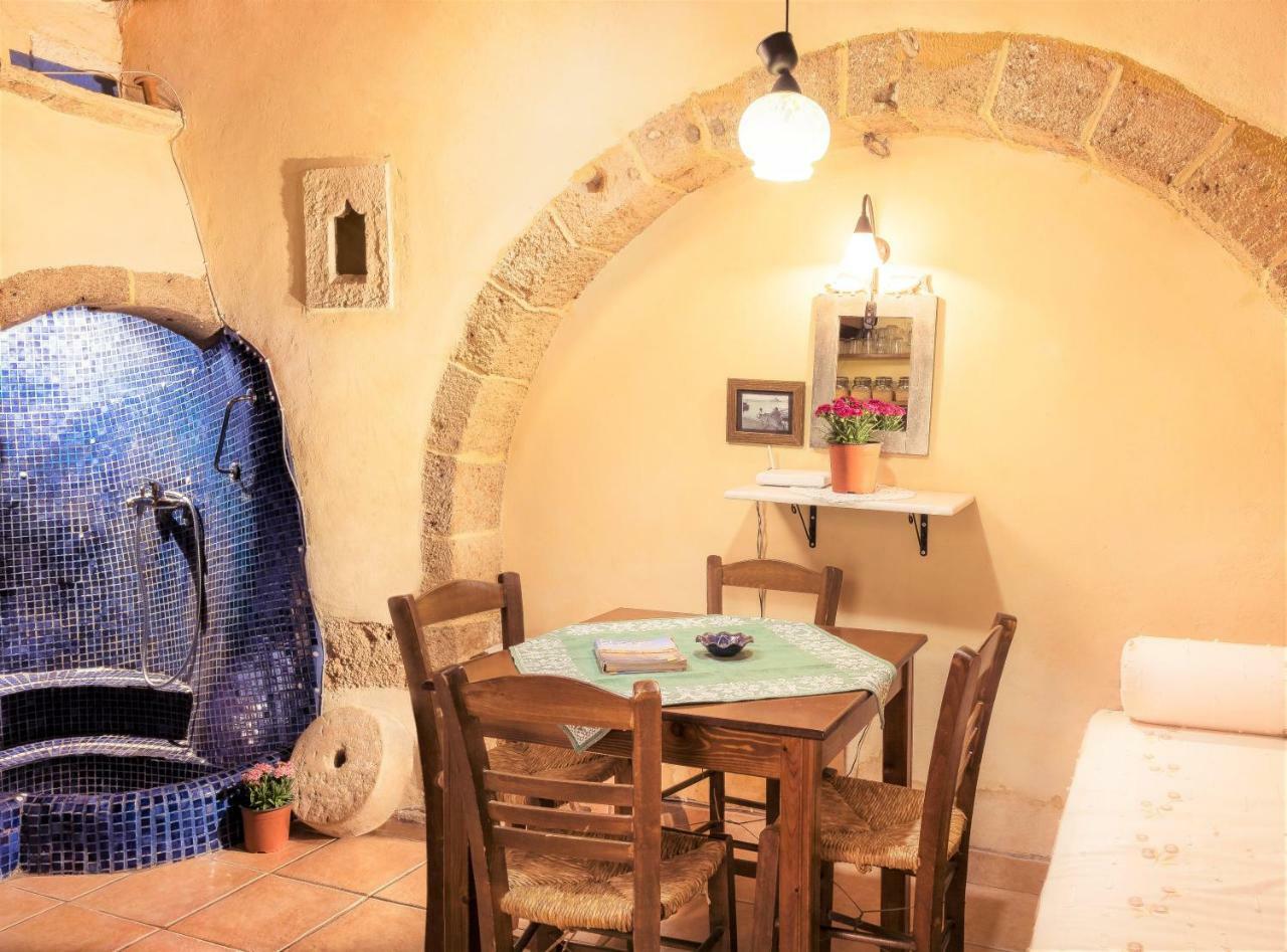Old Stone House Chrissi Akti Chania